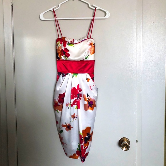 Formal dress from Hudson’s Bay, Petites size 4 - Picture 1 of 6